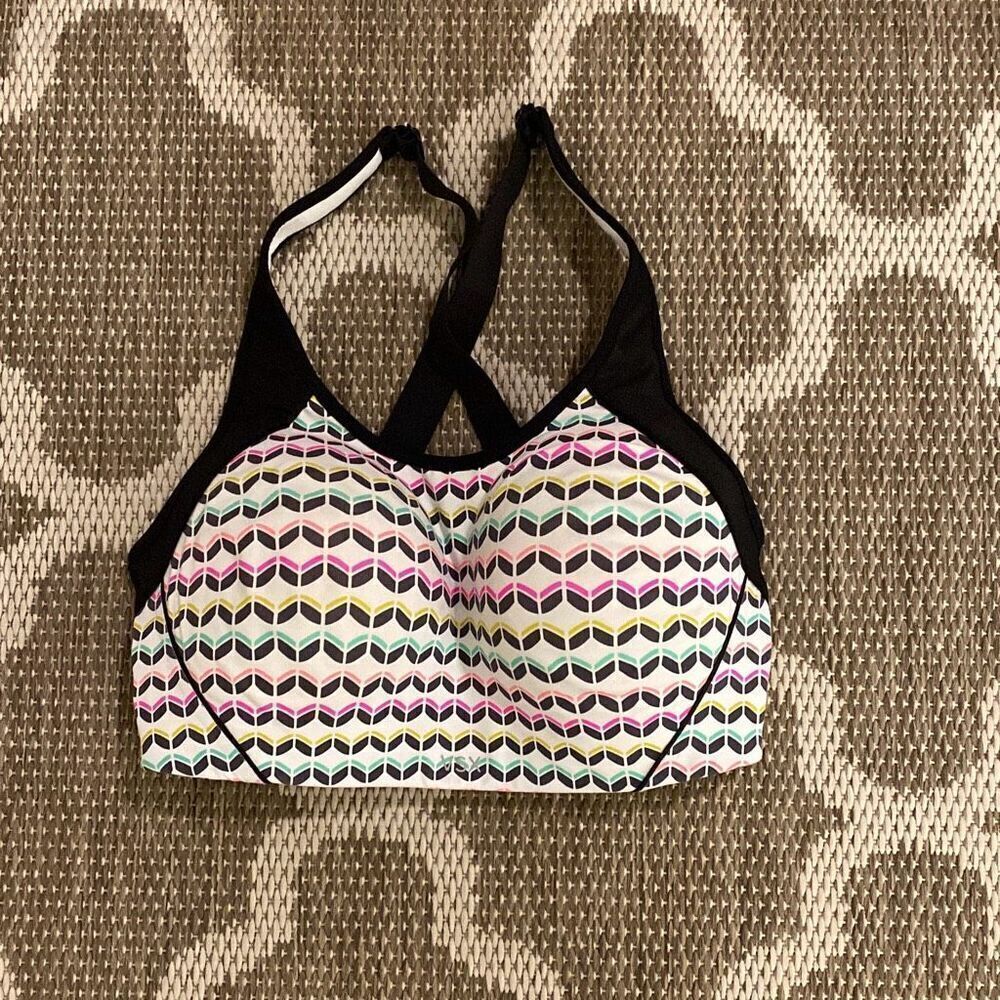 Victoria’s Secret sports bra size 34DD